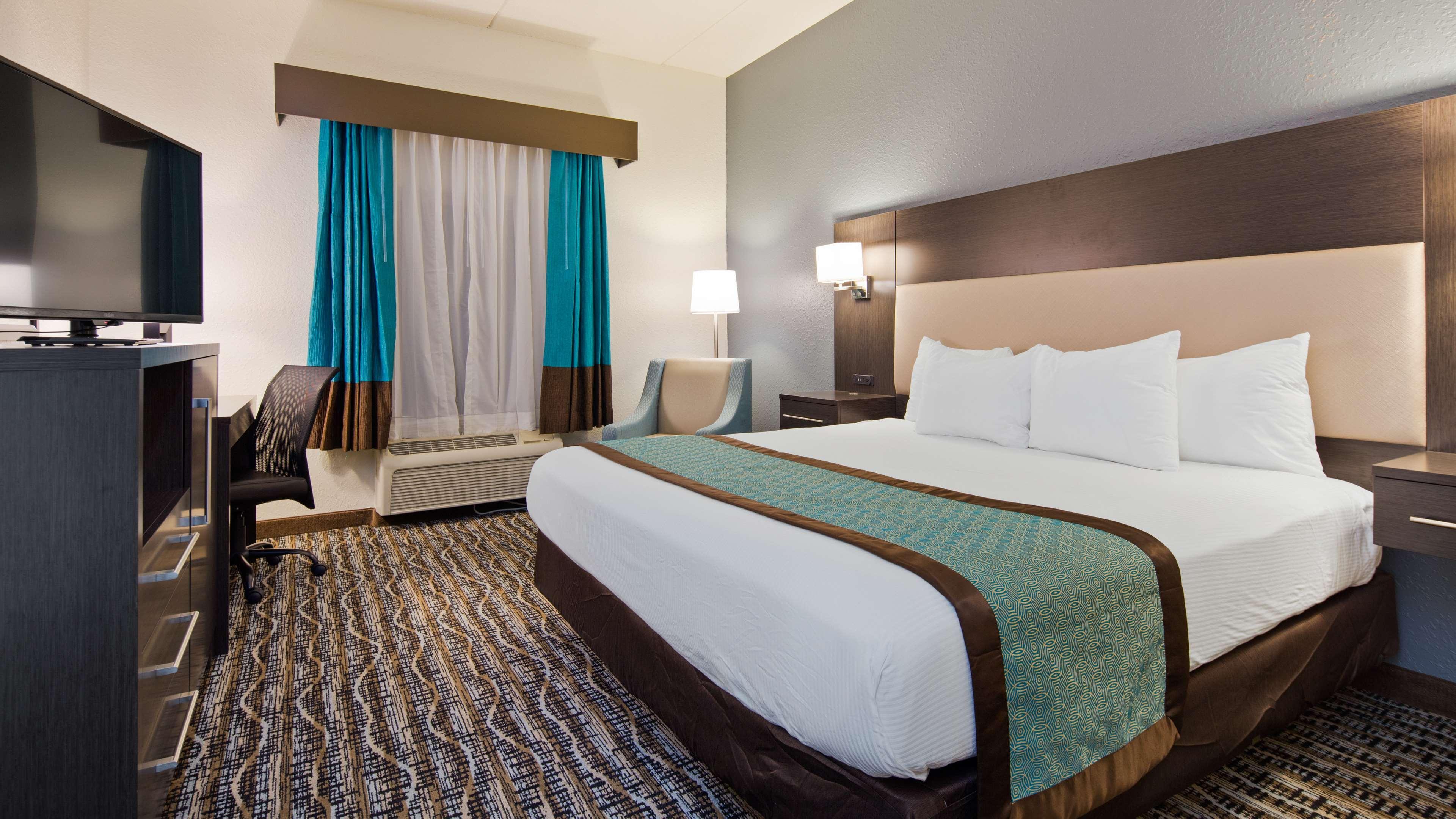 Western & Hotel 3*