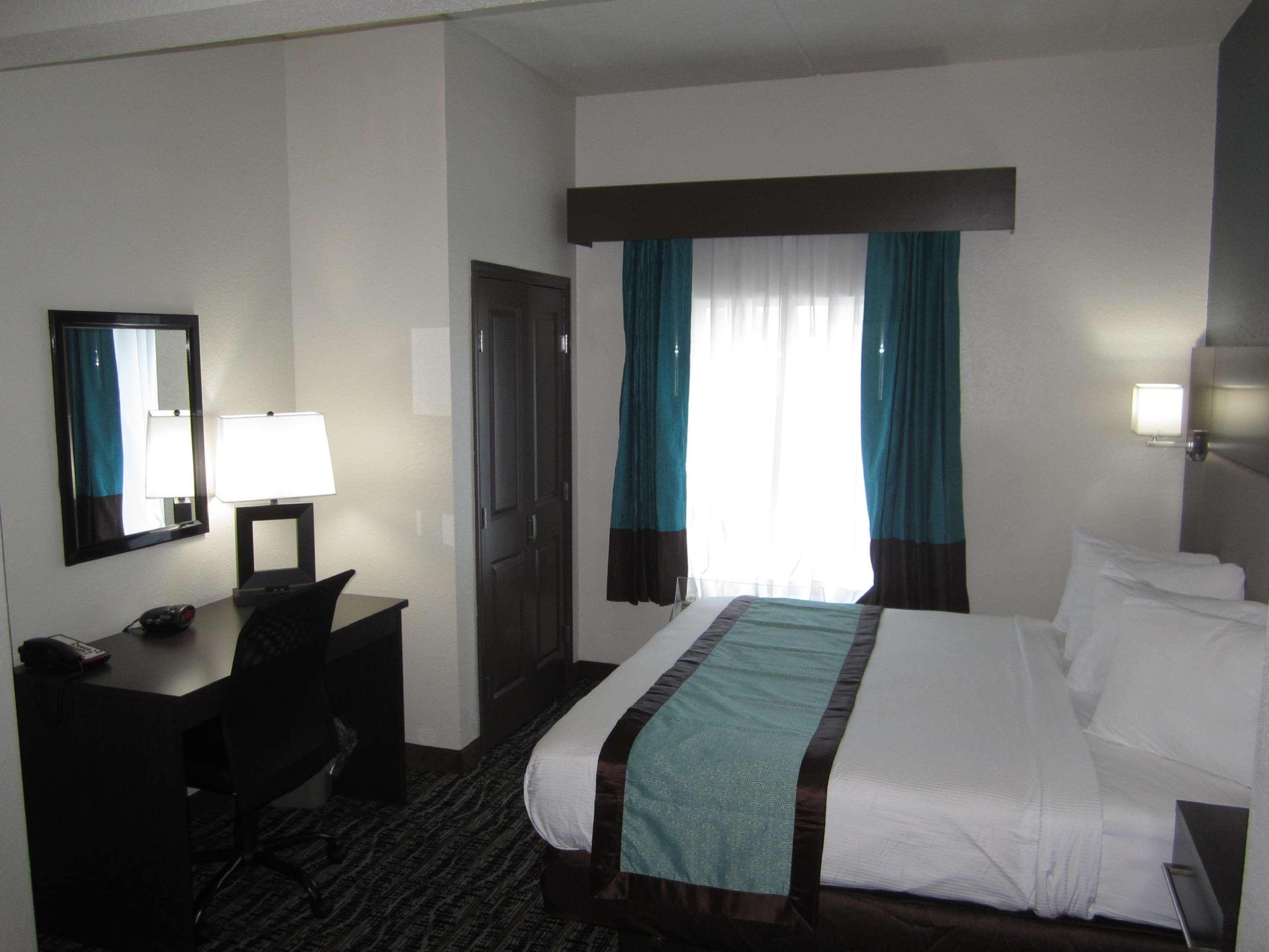 Hotel Western & Waldo